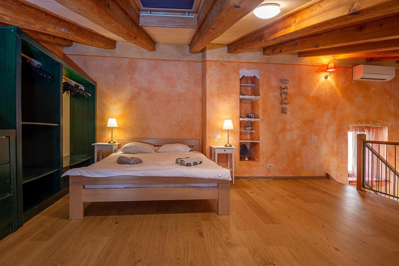 Alighieri Unique Apartment Pula Ngoại thất bức ảnh