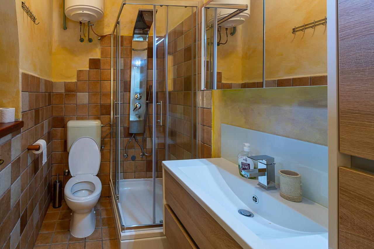 Alighieri Unique Apartment Pula Ngoại thất bức ảnh